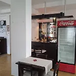 до 25 човека