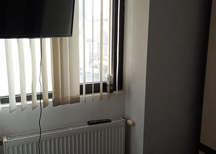 до 25 човека Hotel