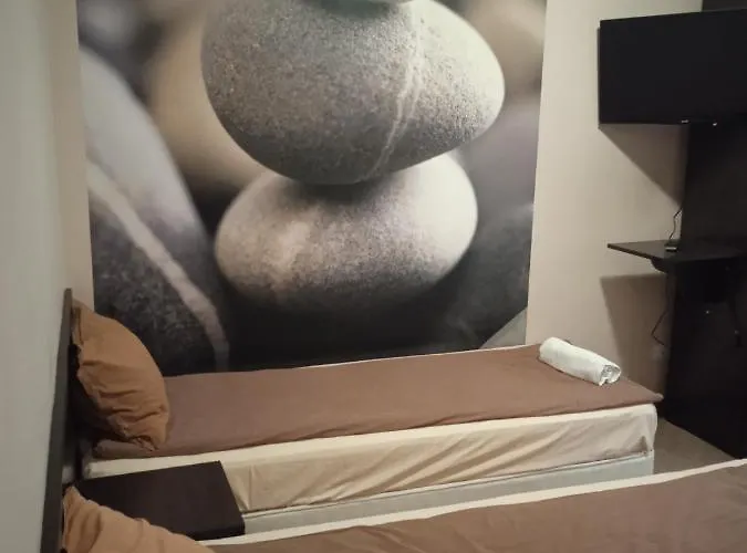 до 25 човека Готель Бансько