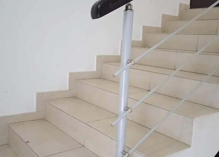 до 25 човека Бансько